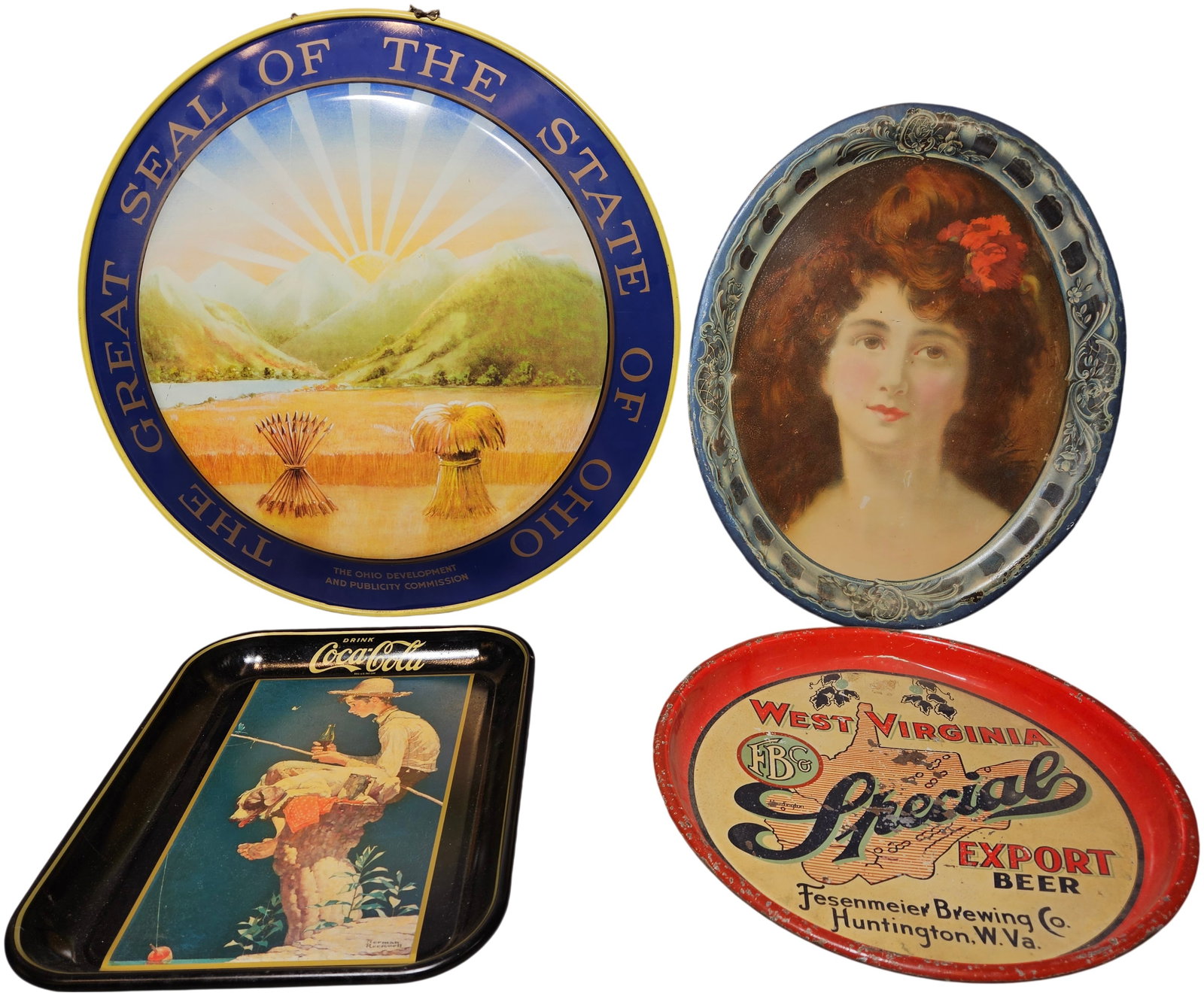 A Group of Vintage Advertising and Decorative Trays (1 of 13)