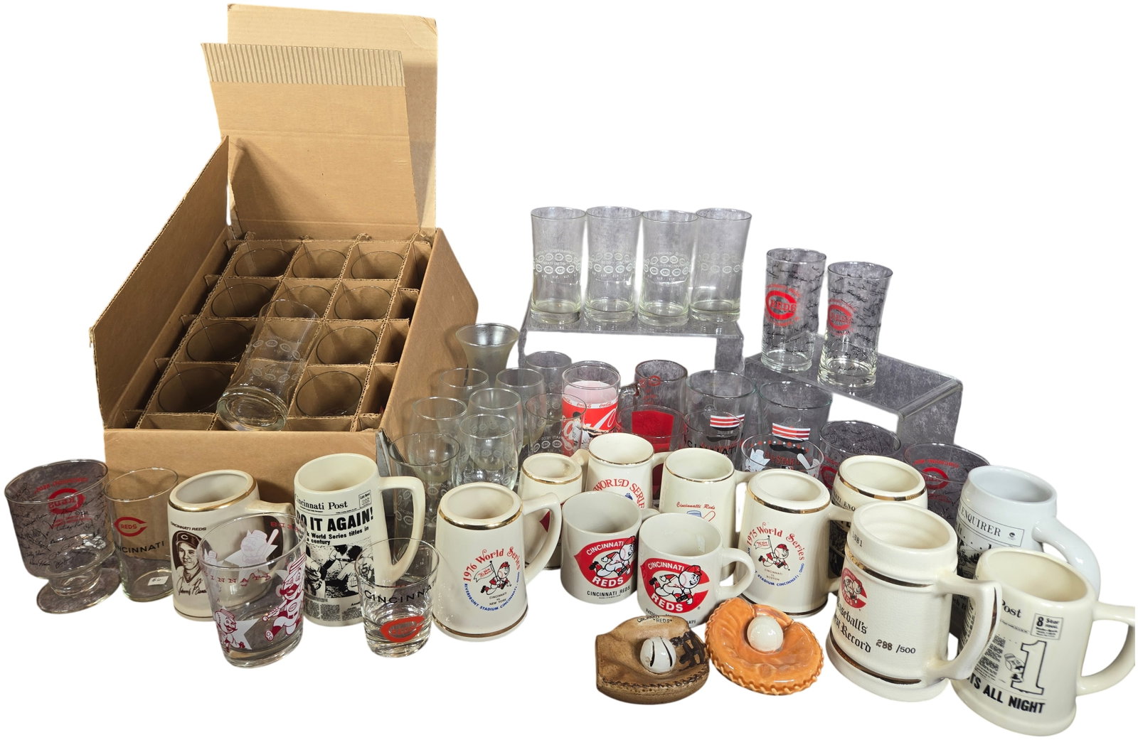 An Assortment of Cincinnati Reds Commemorative Glassware and Ceramic Steins (1 of 13)