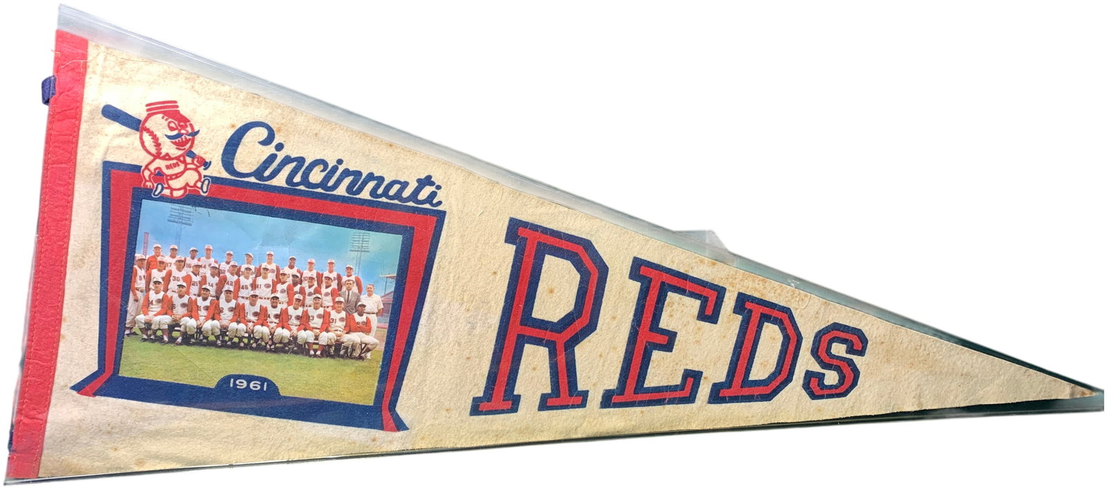 Vintage 1961 Cincinnati Reds National League Champions Team Photo Pennant by Trench Manufacturing: A vintage baseball souvenir pennant commemorating the 1961 Cincinnati Reds National League Championship season. The item is constructed of cream-colored felt with screen-printed graphics. The design