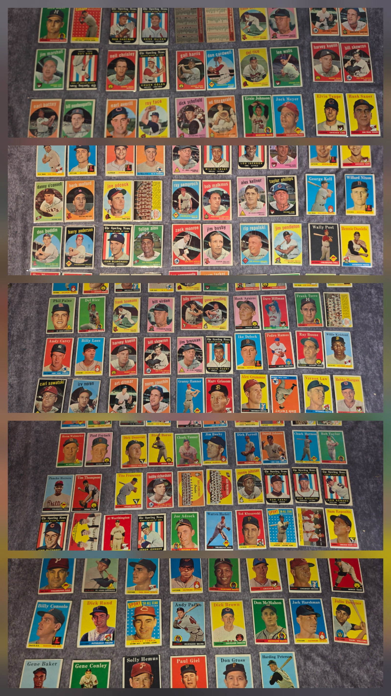 A Collection of 1959 Topps Baseball Cards Including Hall of Famers and Major Rookie Cards (1 of 20)