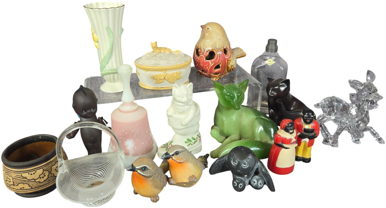 A Collection of Decorative Porcelain and Glass Objects (1 of 20)