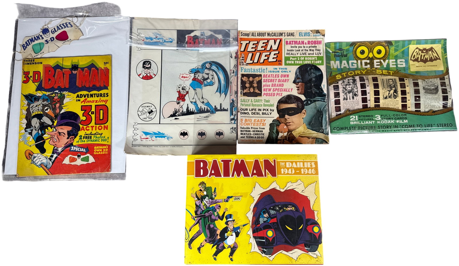 An Assortment of Vintage Batman Memorabilia and Autographed Teen Life Magazine (1 of 15)