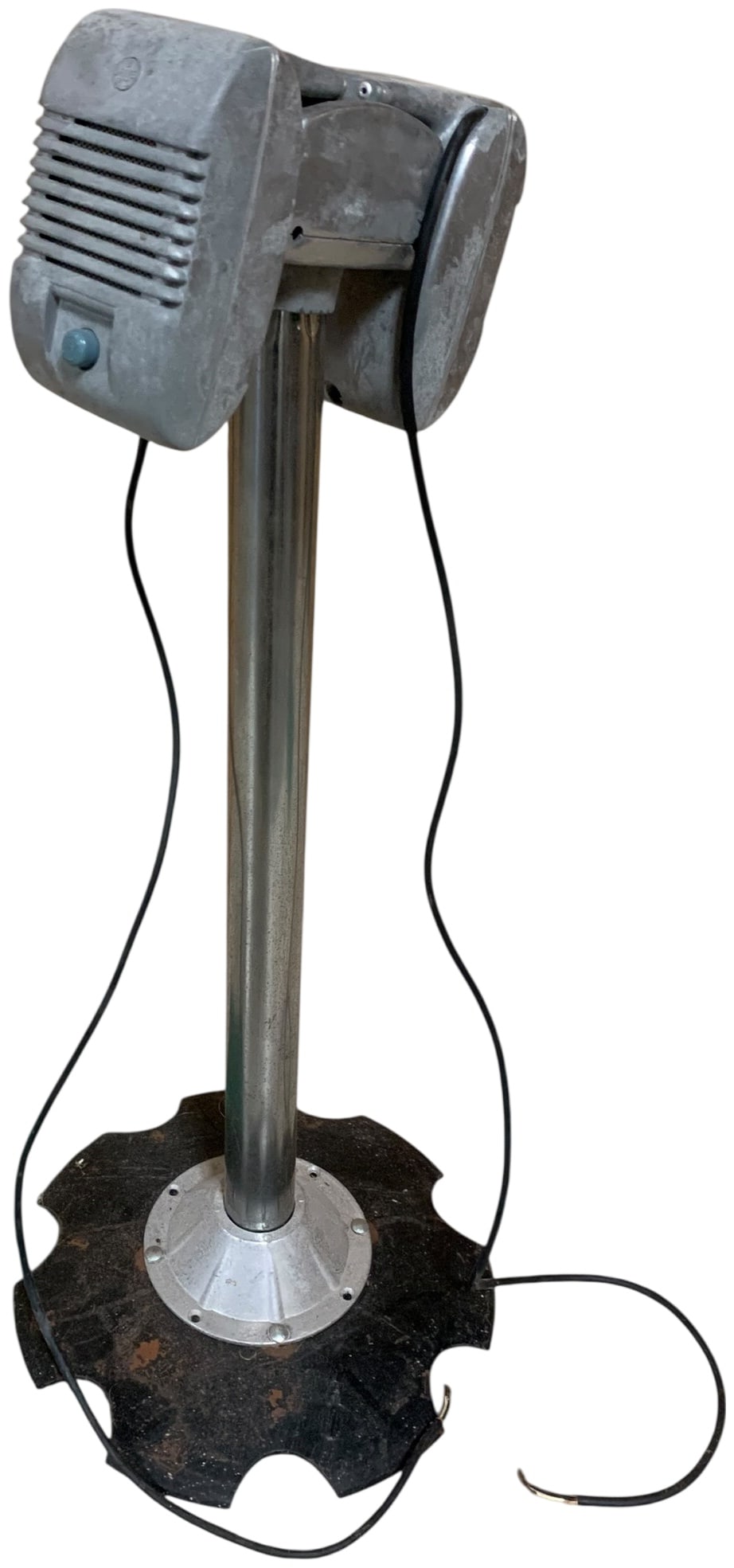 A Pair of Vintage Dawo Corp Drive-In Movie Theater Speakers on Floor Stand (1 of 6)