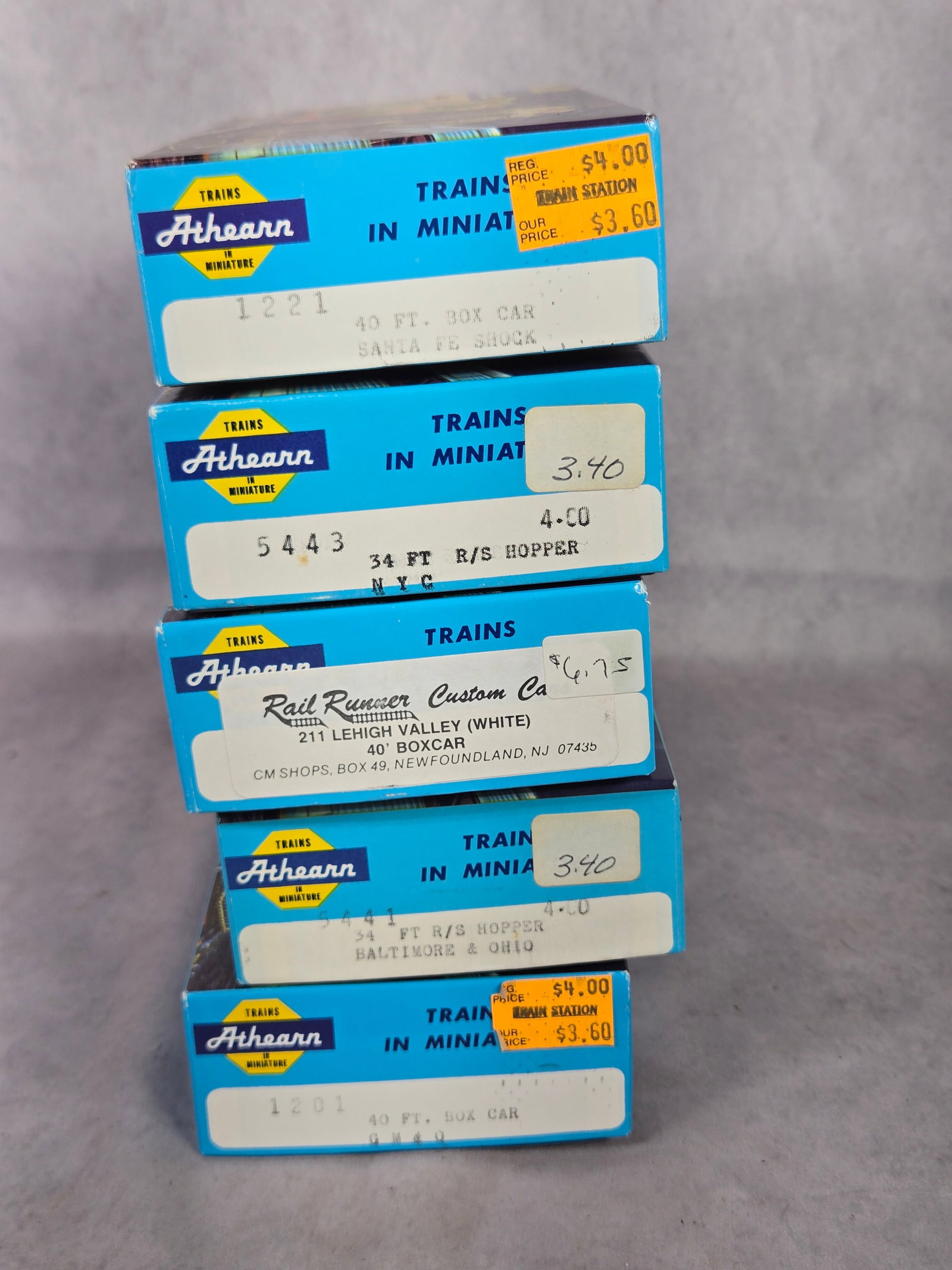 Five Athearn HO Scale Model Train Rolling Stock Kits - 2