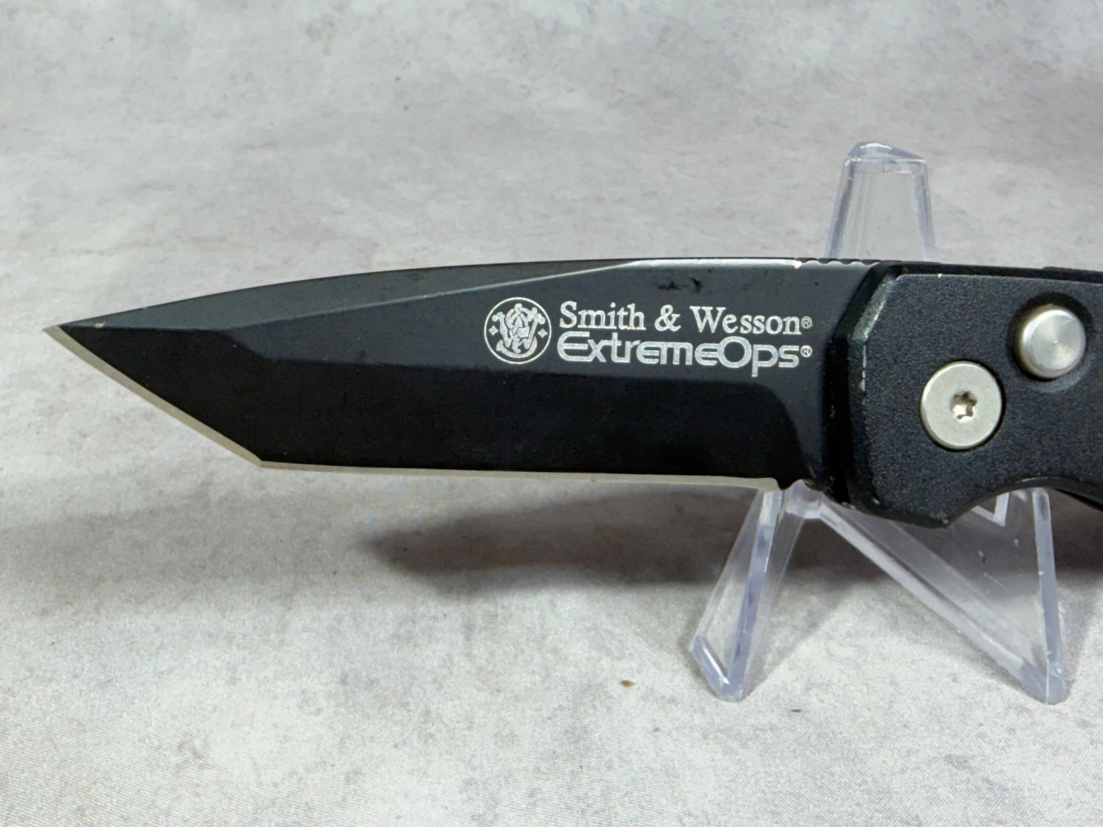 Smith & Wesson Extreme Ops Performance Automatic Tanto Folding Knife - 2