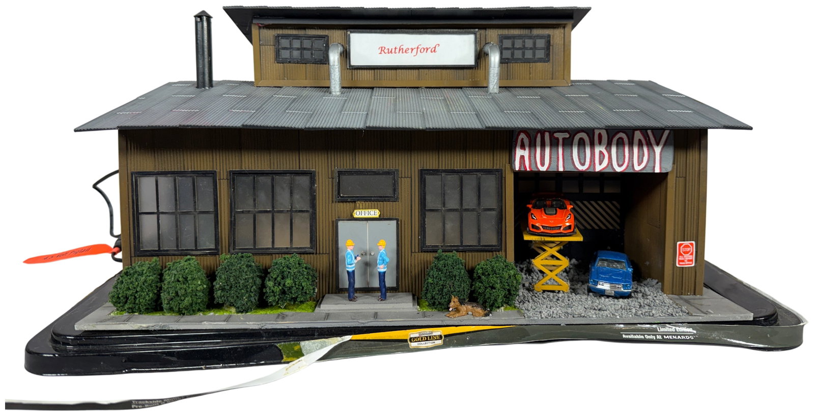 Menards Gold Line Collection Trackside Multi-Purpose Building Rutherford Autobody O Gauge (1 of 18)