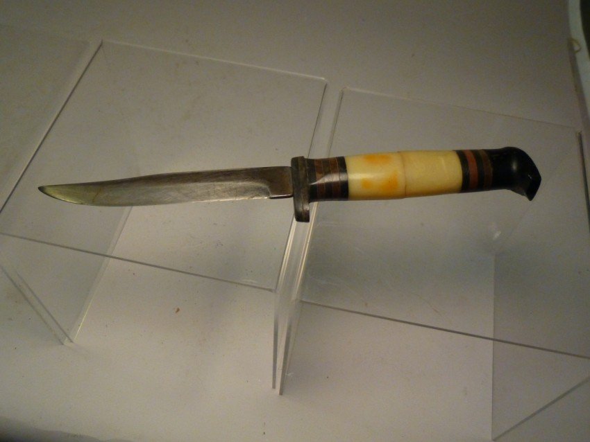 Vintage knife: Custom Made: Knife length: 8.5" Shipping 7.50.