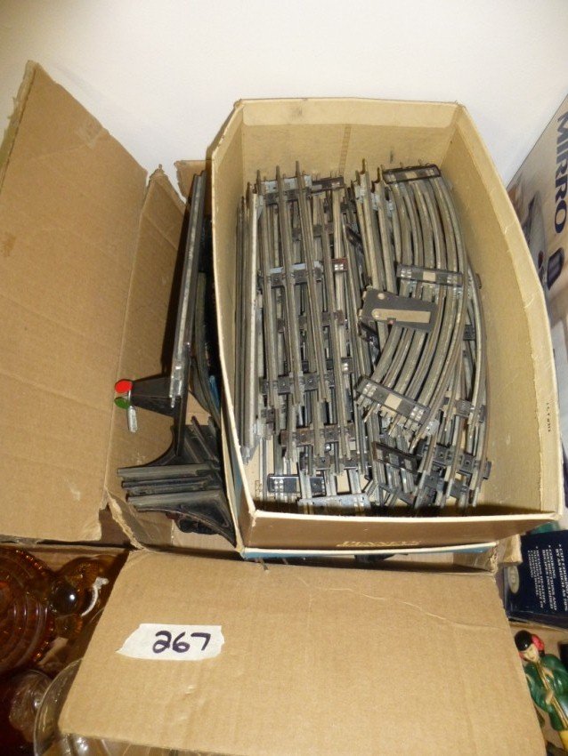 Lionel train and track: Shipping 25.