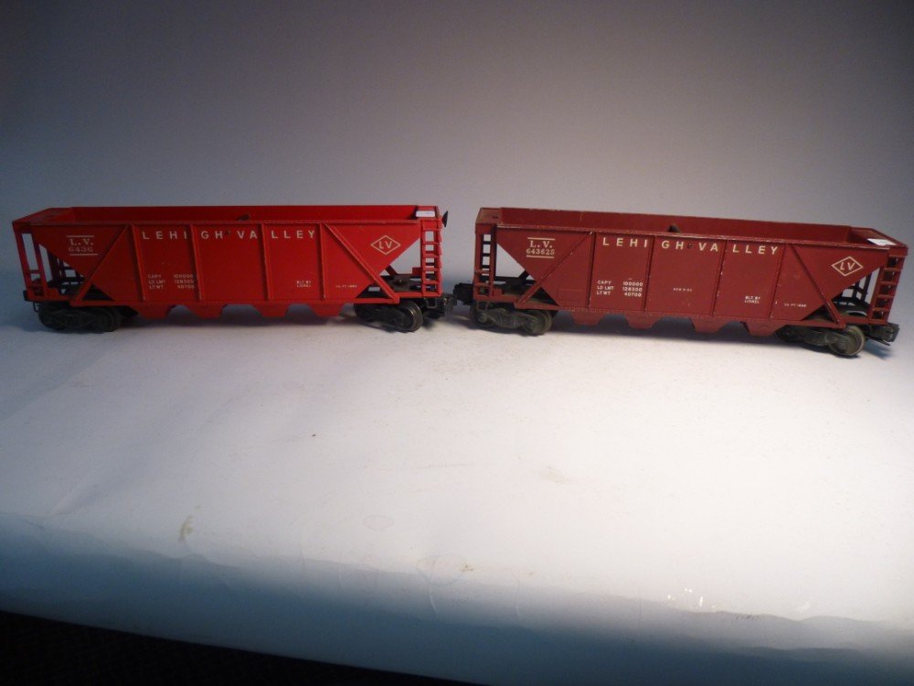 2 Lionel Lehigh Valley model railroad cars: 6436 and 643625. O scale. Shipping $15