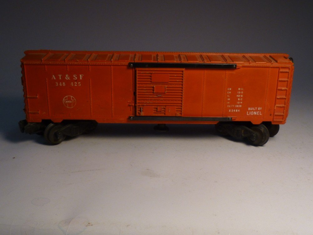Lionel model railroad car 345 425: AT & SF car O scale. Shipping $15