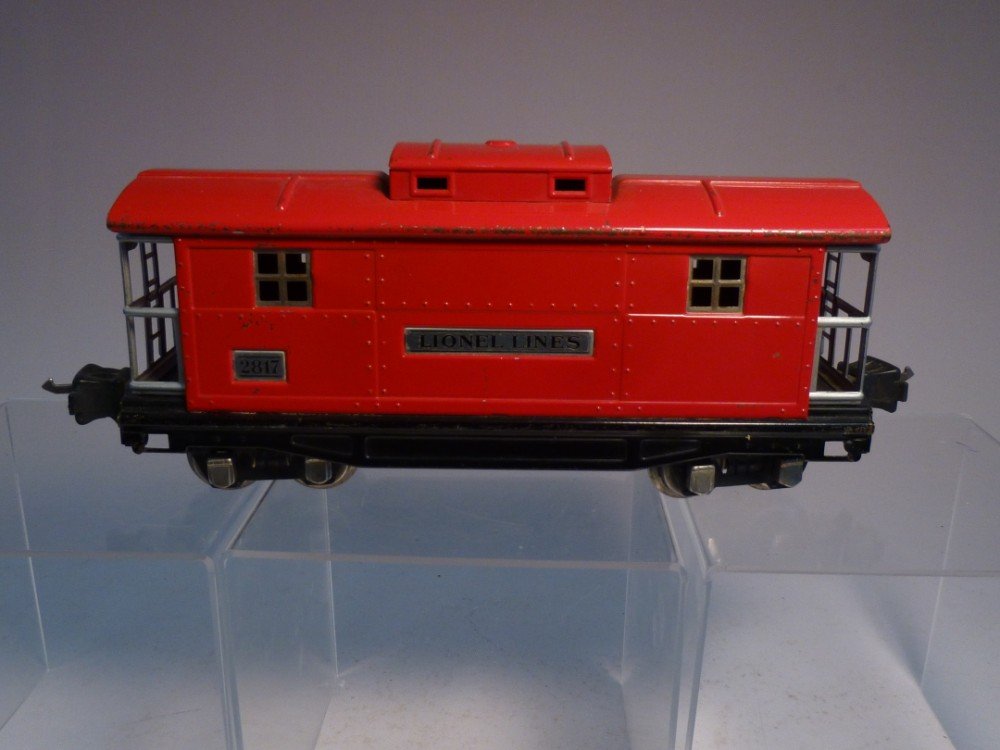 Lionel model railroad caboose 2817: O scale. shipping $15
