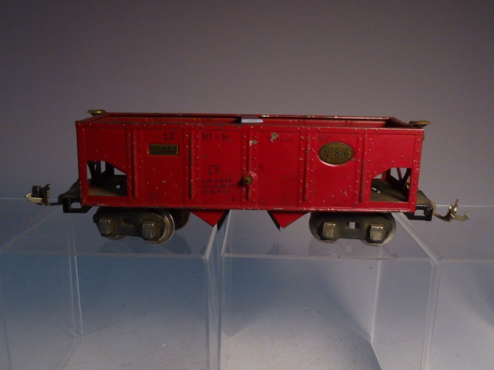 Lionel model railroad car 816: O scale. Shipping $15
