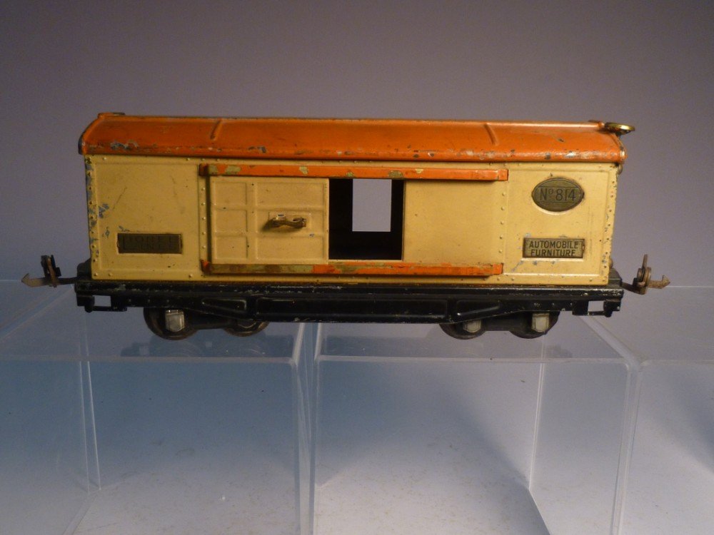 Lionel model railroad car 814: Automobile furniture. O scale. shipping $15