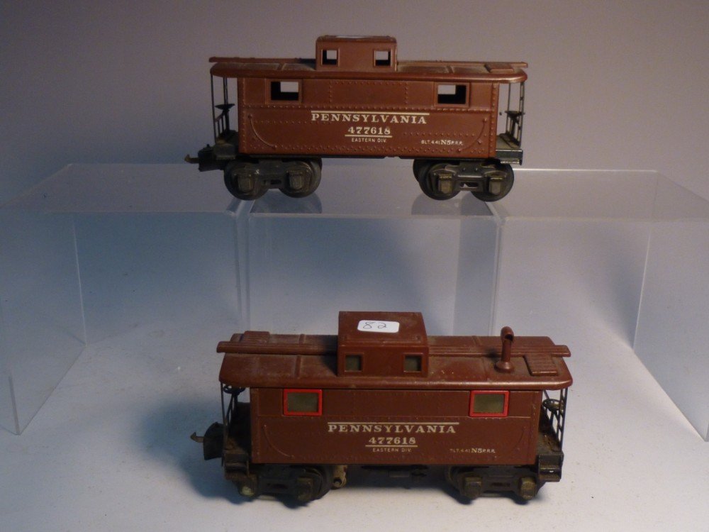 2 Lionel model railroad Pennsylvania caboose cars: 2672 and 757. Shipping $25
