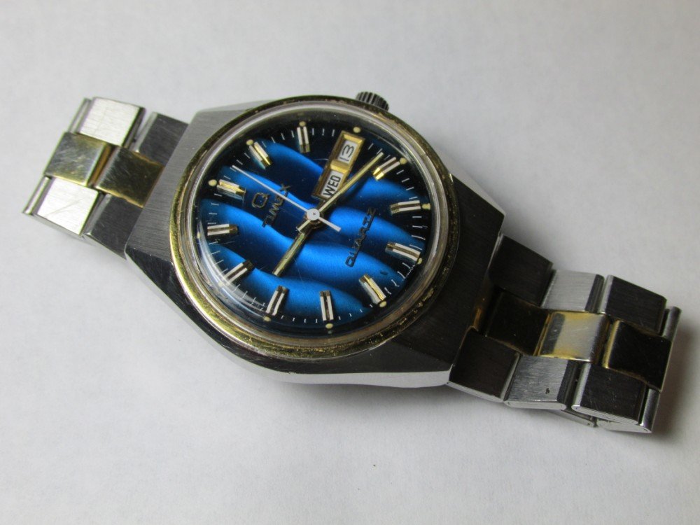 Unusual Vintage Blue Faced Q Timex Watch: Running. Shipping 5.