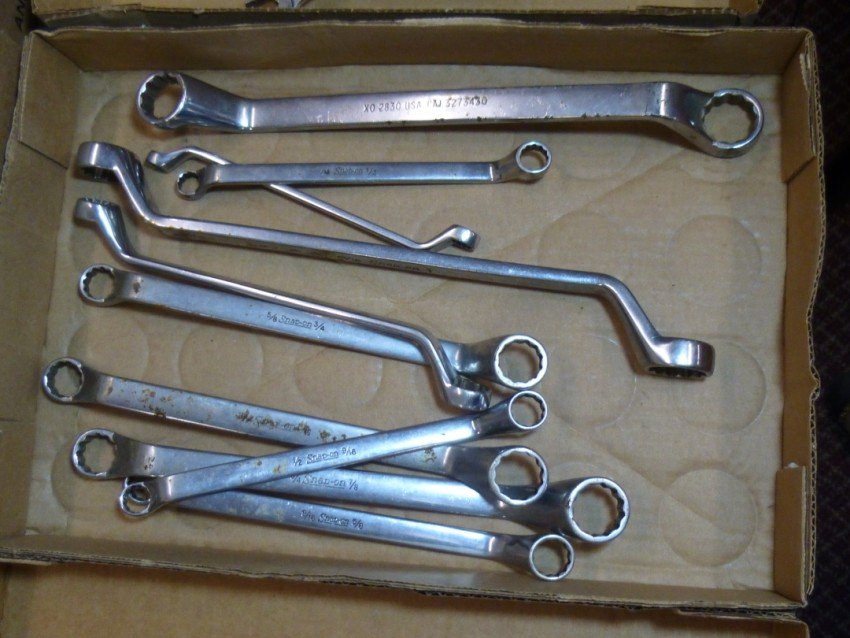 Box lot of Snap-On Offset Wrenches: Shipping 15. We combine shipping for purchases of three or more lots by adding the shipping amount for each item purchased, and then reducing the shipping total by 25 percent.