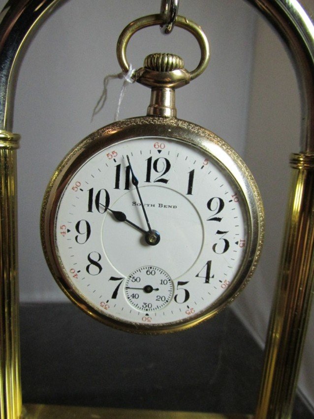South Bend 21J Railroad Pocket Watch.: In a rare and stunning gold filled case engraved with an American eagle. 16 size. Grade 227. Temperature adjusted. Double roller, adjusted. Running. Shipping 7.50. We combine shipping for purchases of