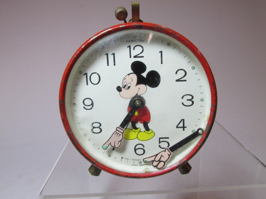 Vintage Mickey Mouse Clock: Needs work. Shipping 10. We do combine shipping. To see how we combine shipping, please read our terms and conditions.