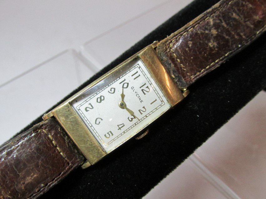 Antique Glycine Gold Filled Watch: Runs. Swiss 15J Glycine Movement. 14k gold filled case. Shipping 5. We do combine shipping. To see how we combine shipping, please read our terms and conditions.