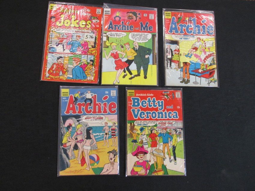 Comic book lot: 5 Archie and Reggie Comic Books: Shipping 7.50. We do combine shipping. To see how we combine shipping, please read our terms and conditions.