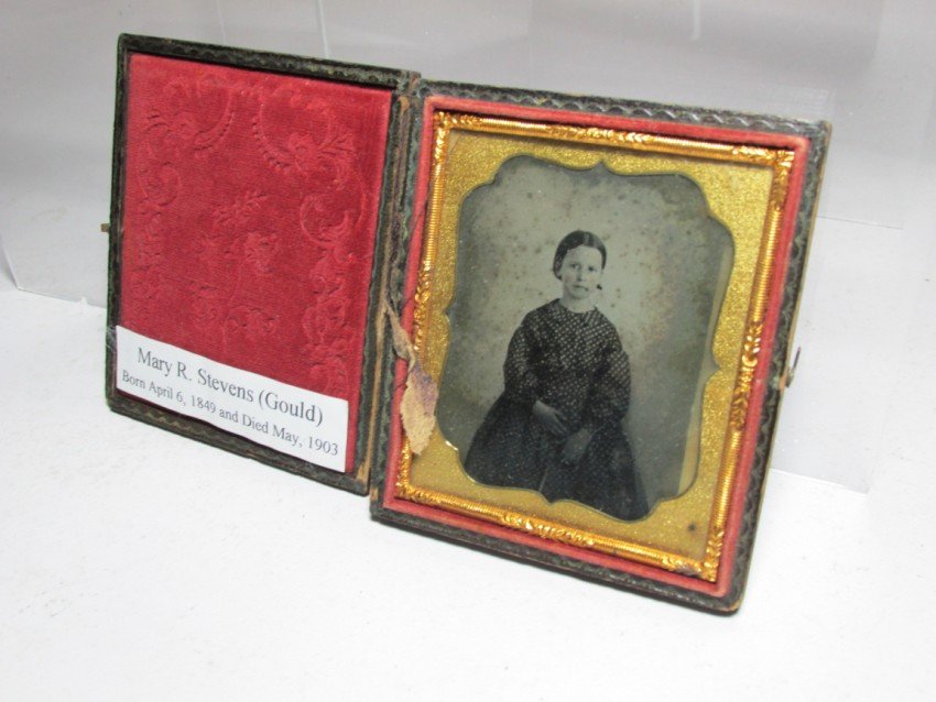 1/6 plate ambrotype in rare case.: Shipping 7.50.