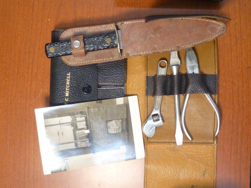 Mini tool kit and knife.: Imperial knife. Shipping 12.50.