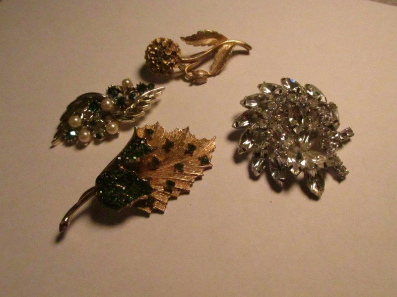 Group lot of Rhinestone Jewelry: Coro, Lisner, BSK. Shipping 10.