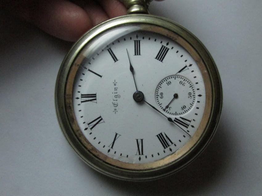 Elgin 18 Size Pocket Watch: 15 J, grade 217. Running. Circa 1900. Shipping 10.