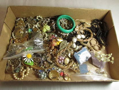 Very large group lot of vintage jewelry: Shipping 20