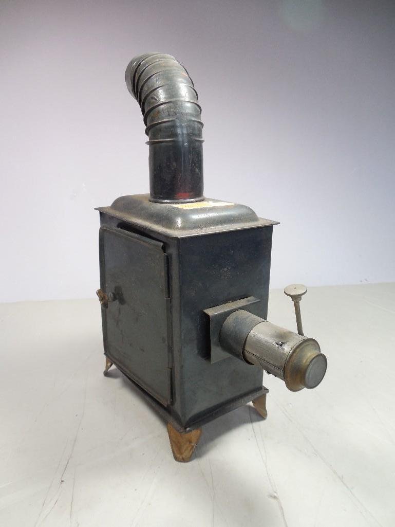 Nice Antique Magic Lantern Slide Projector w/Lamp: See terms and conditions for shipping info.