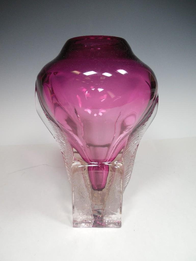 Signed Early 80s Art Glass Big Heavy Glass Vase: Signed Early 80s Art Glass Big Heavy Glass Vase