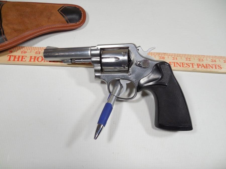 Smith & Wesson Model 64-3 Revolver 38 Special: Smith & Wesson Model 64-3 Revolver 38 Special