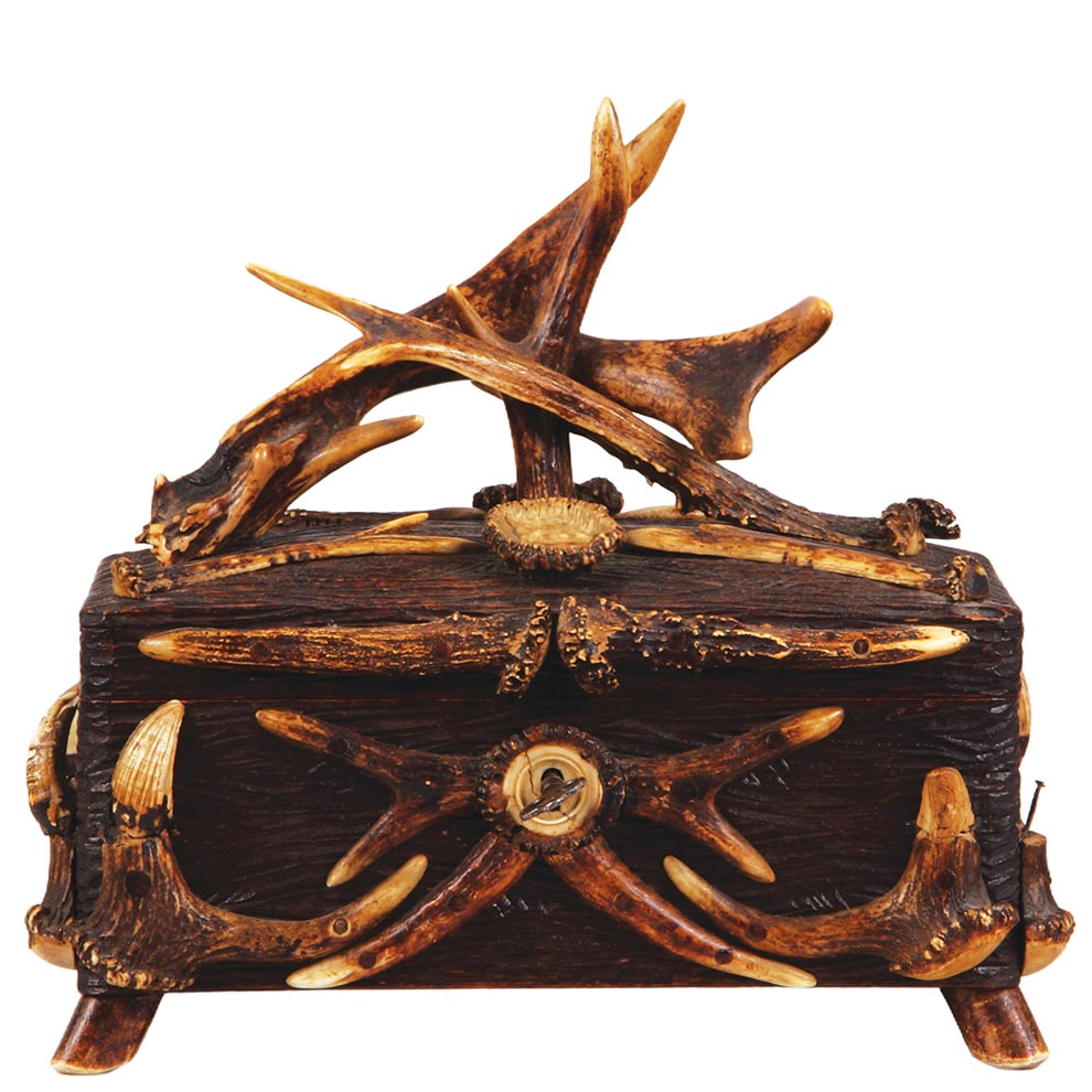 Black Forest wooden box with antler, early 1900s  (1 of 5)