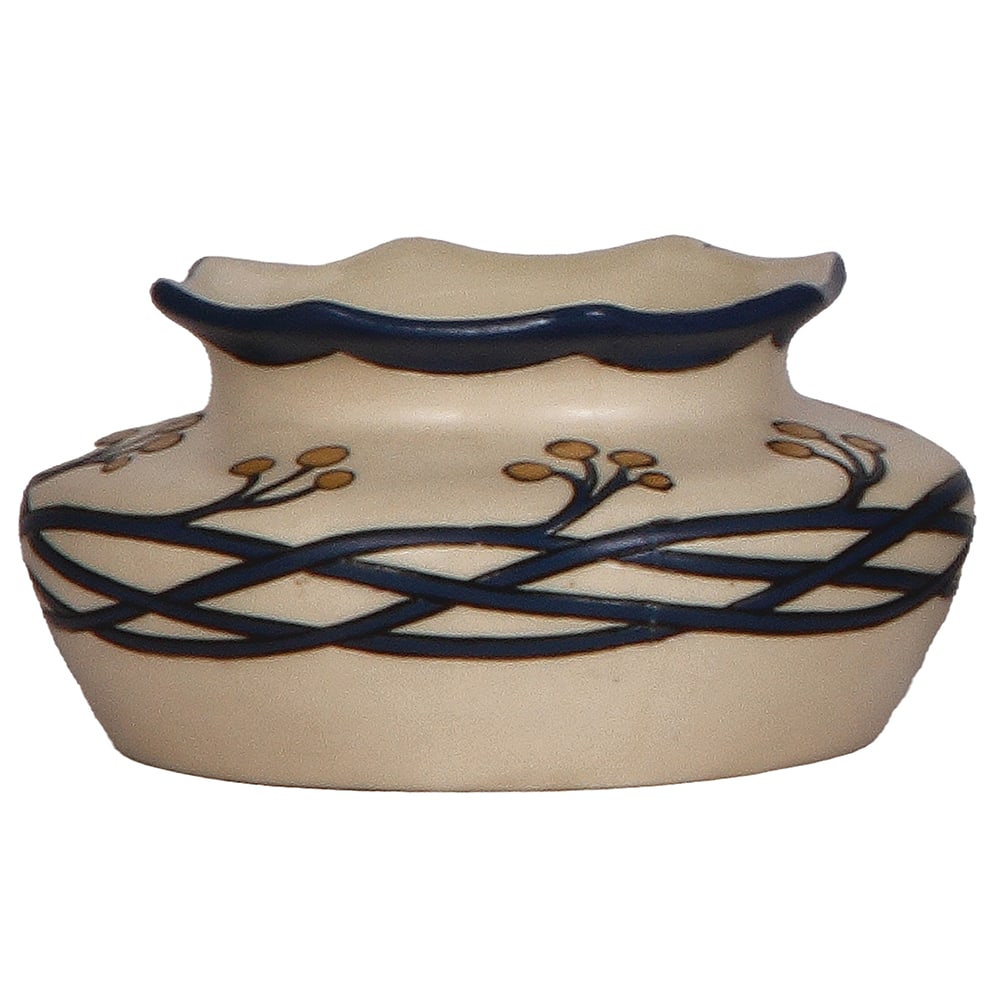 Mettlach ashtray, 4.5" x 2.5", 2906, etched.: Mettlach ashtray, 4.5" x 2.5", 2906, etched, Art Nouveau, mint.
