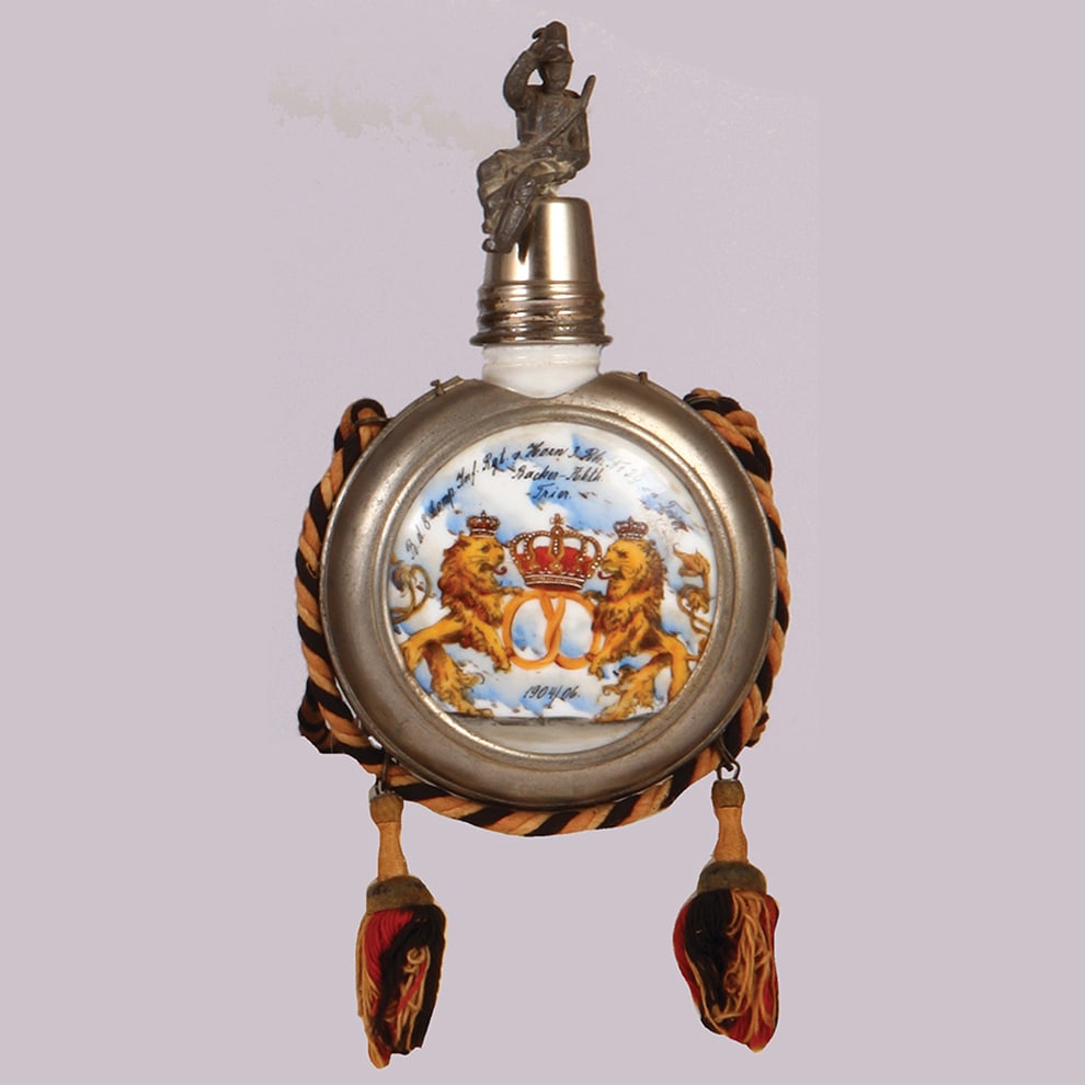 Regimental flask, .25L, Inft. Regt. Nr. 29, Trier, Bäcker Abth..: Regimental flask, .25L, porcelain, B. d. 8. Comp. Inft. Regt. Nr. 29, Trier, Bäcker Abth., 1904 - 1906, named to: Res. Höner, very good condition.