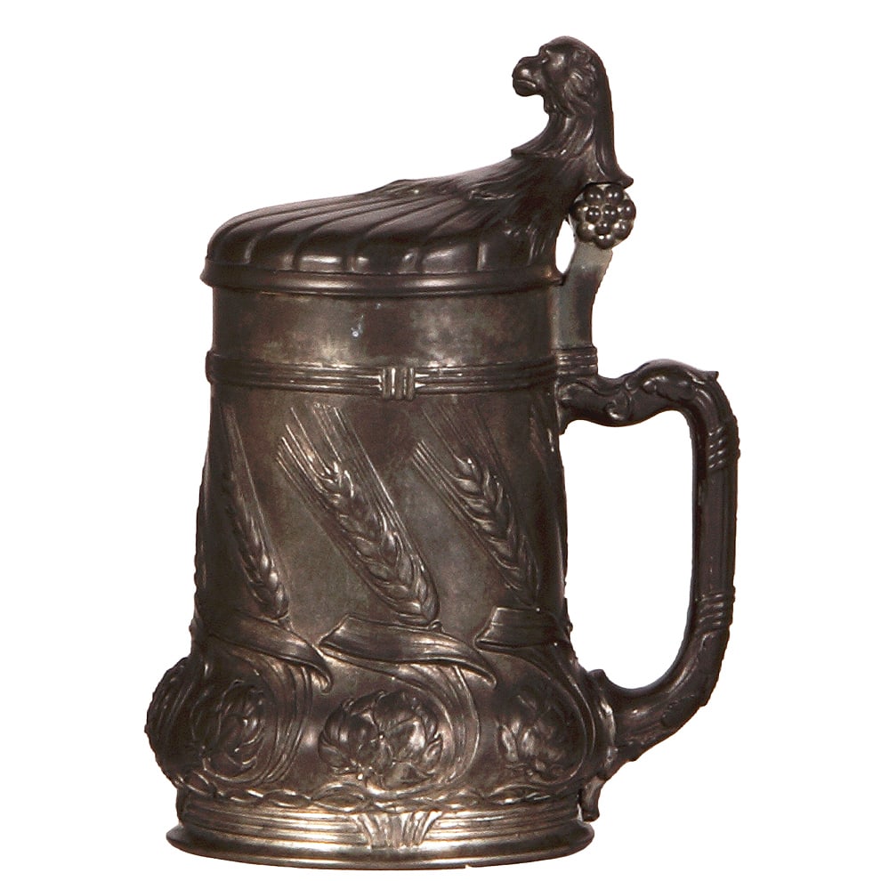 Pewter stein, .5L, relief, monkey thumblift. (1 of 4)