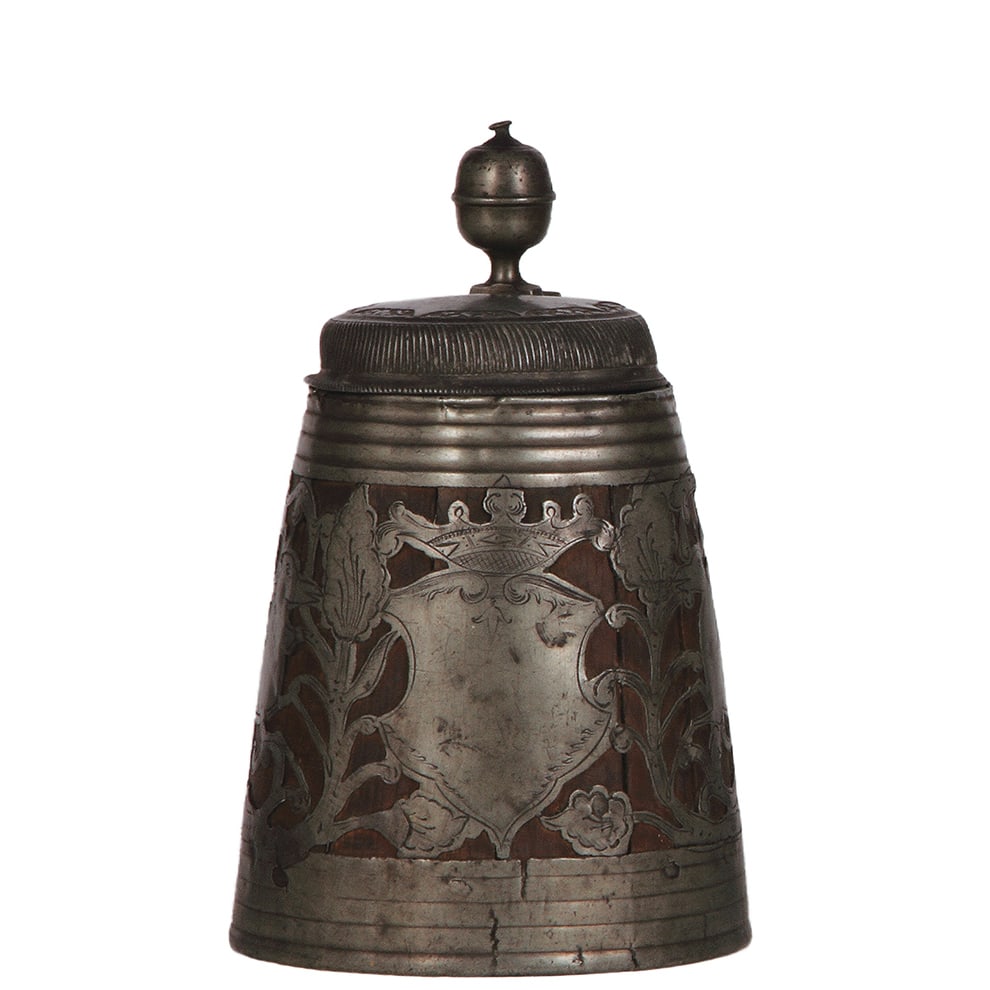 Daubenkrug, mid 1700s.: Daubenkrug, 9.0" ht., mid 1700s, touch mark inside lid, two deer, rough condition.