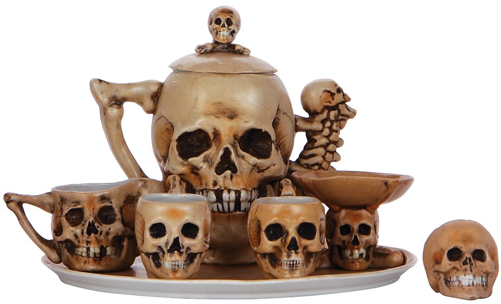 Skull character coffee set, marked E. Bohne Söhne (1 of 5)