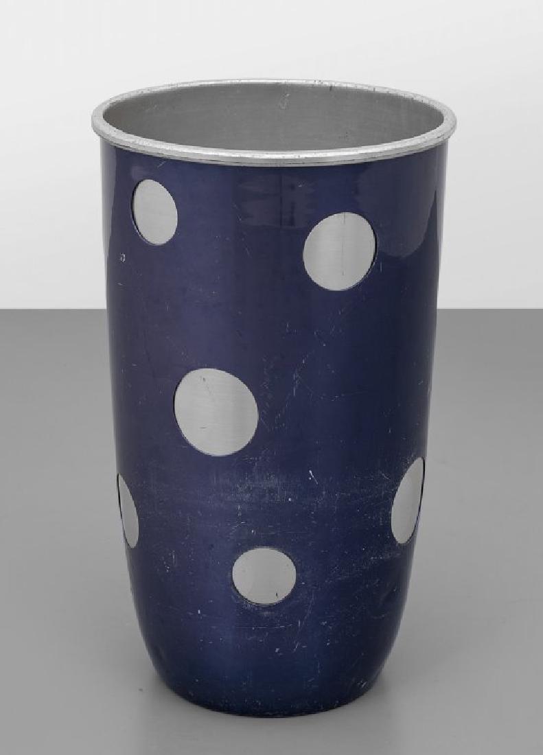 ETTORE SOTTSASS Un portaombrelli per: ETTORE SOTTSASS Un portaombrelli per RINNOVEL, 1955. Alluminio anodizzato. Marcato "Rinnovel Italy". Altezza cm 47,5. An umbrella holder manufactured by RINNOVEL, 1955. Anodyzed aluminum, marked "Rinn