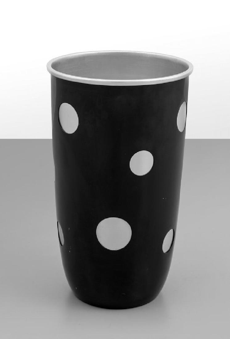 ETTORE SOTTSASS Un portaombrelli per: ETTORE SOTTSASS Un portaombrelli per RINNOVEL, 1955. Alluminio anodizzato. Marcato alla base "Rinnovel Italy". Altezza cm 48, diametro cm 28. An umbrella holder manufactured by RINNOVEL, 1955. Anodize