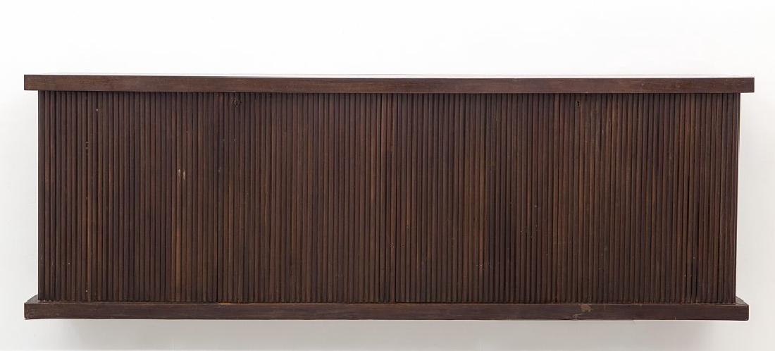 UNA CREDENZA PENSILE, anni '40.  Legno di (1 of 2)