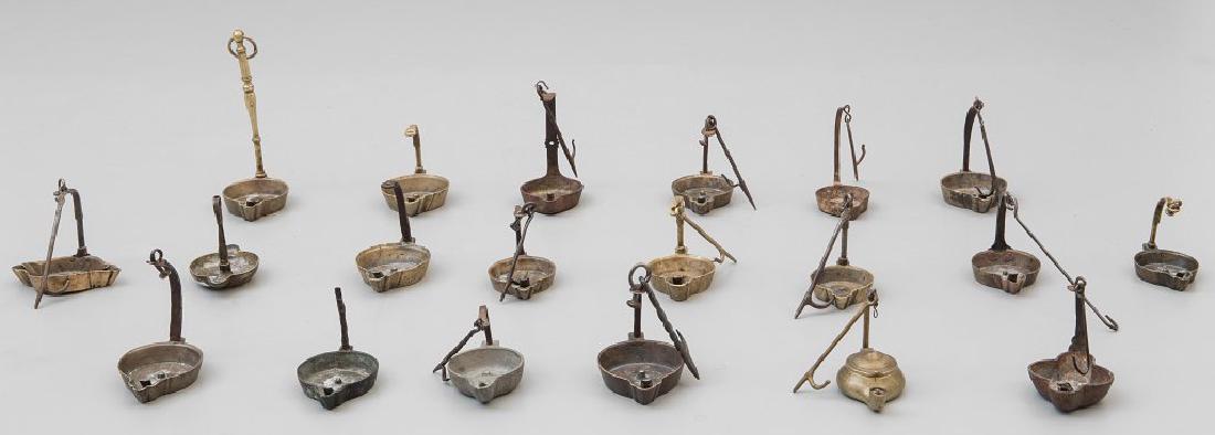 Vari piccoli portacera in materiali diversi (1 of 1)