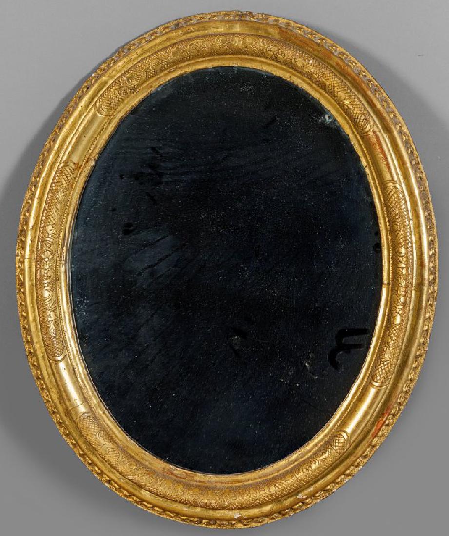 Cornice ovale in legno intagliato e dorato (1 of 1)