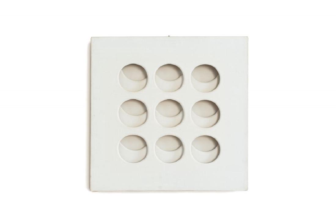 PAOLO SCHEGGI (1940-1971) Intersuperficie: PAOLO SCHEGGI (1940-1971) Intersuperficie curva bianca 1966 tempera bianca su tre tele sovrapposte cm 50,2x50,5x5 firmato e titolato sul retro provenienza: Collezione privata, Genova Intersuperficie c