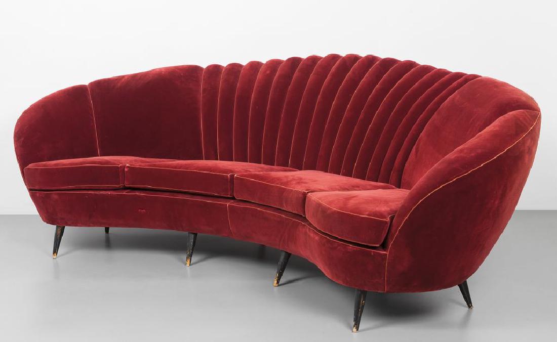 UN SOFA, anni '60.  Struttura e gambe in (1 of 4)