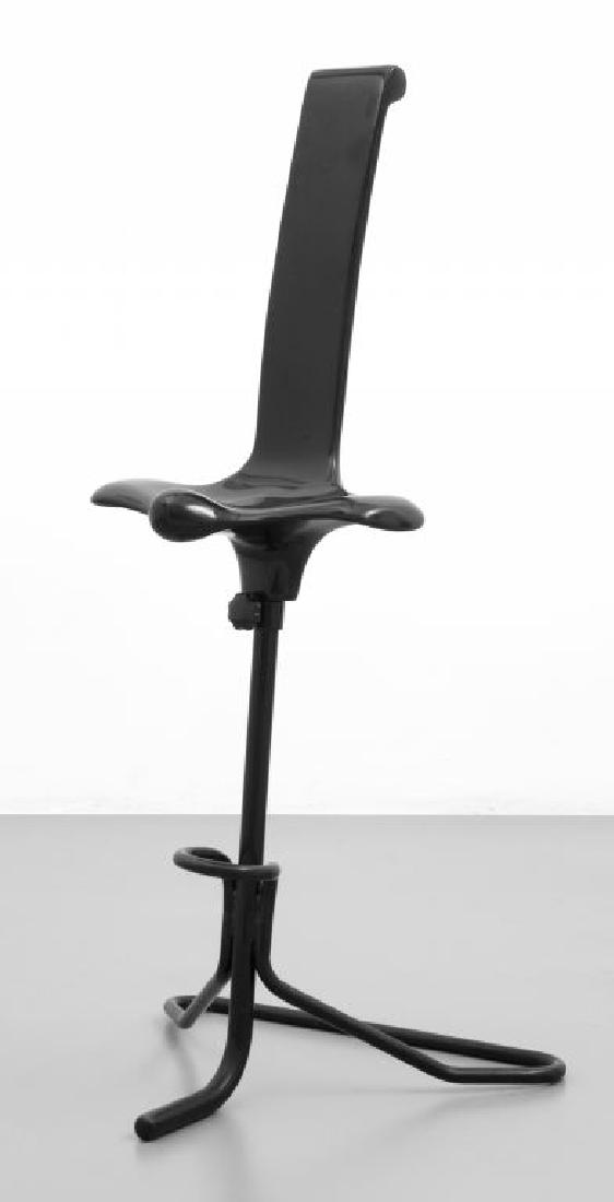 CLAUDIO SALOCCHI Uno sgabello "Appoggio" per (1 of 1)