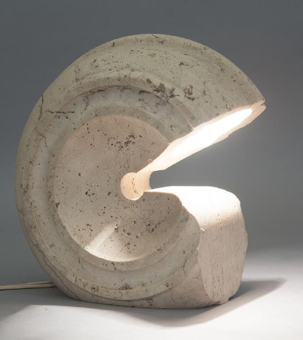 UNA LAMPADA DA TAVOLO, circa 1970. (1 of 2)