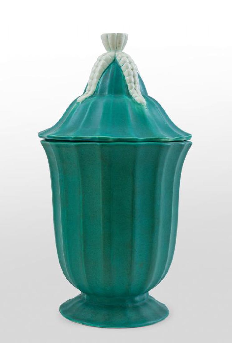 RICHARD GINORI Un grande vaso in ceramica con (1 of 2)