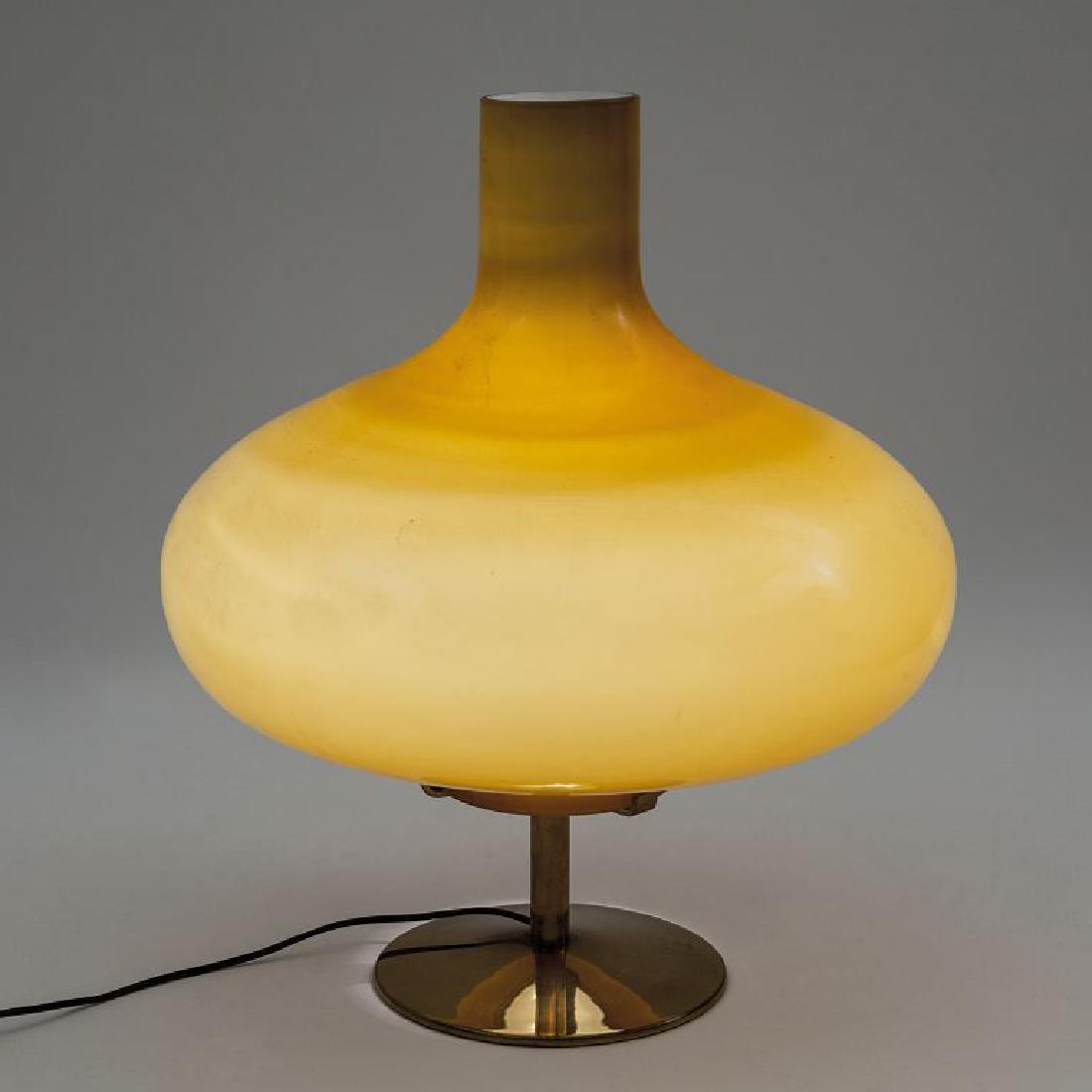 ANNIG SARIAN  Una lampada da tavolo della (1 of 2)