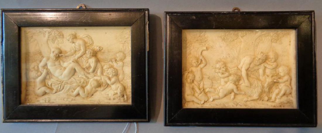 Coppia di placchette in gesso raffiguranti (1 of 1)